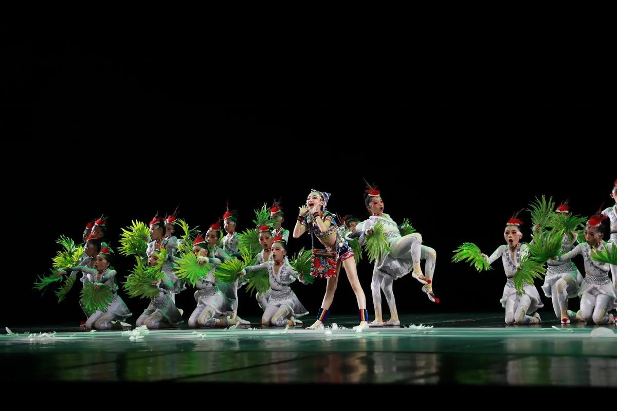第七屆中小學(xué)生藝術(shù)展演 舞蹈類一等獎(jiǎng)背后的創(chuàng)作風(fēng)采